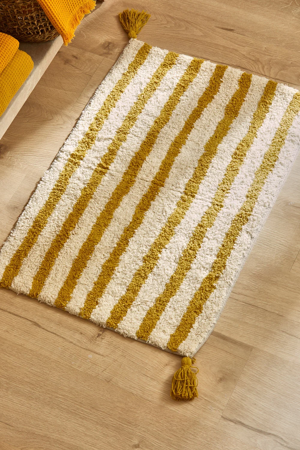 Alfombra de baño de algodón a rayas mostazas Helios