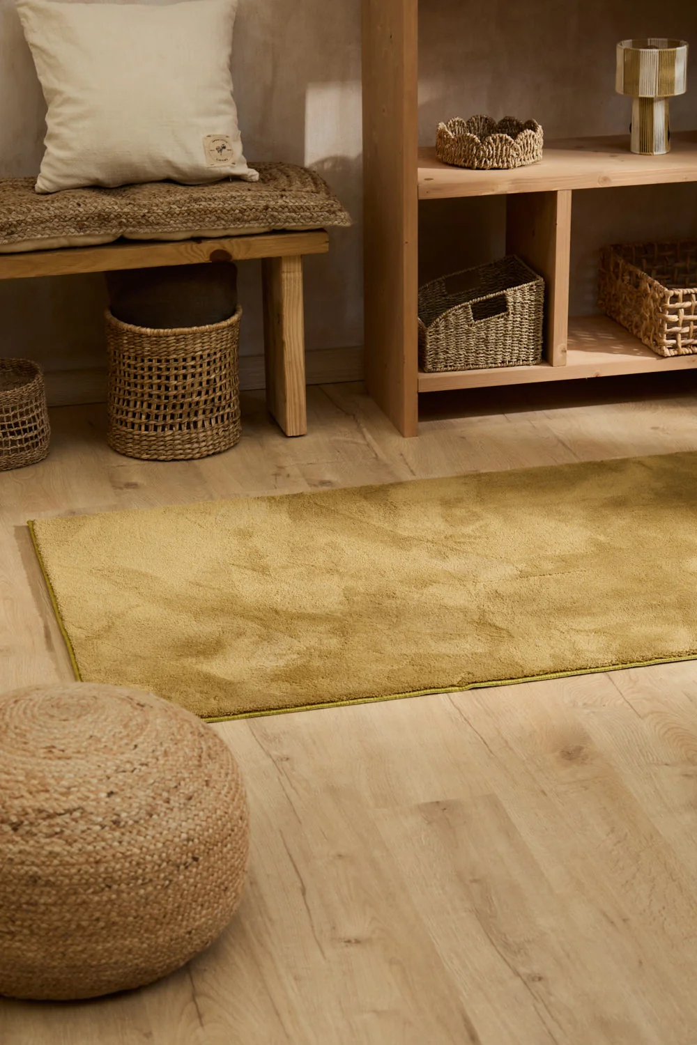 Alfombra lavable de pelo suave mostaza Apolo - Image 9