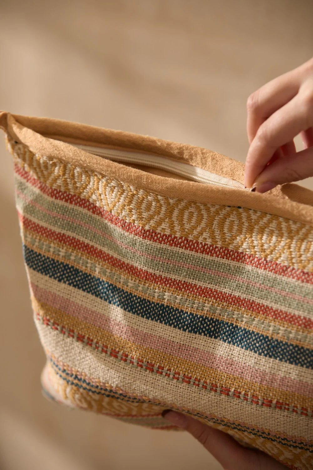 Bolso de mano de algodón jacquard mostaza Vedra - Image 2