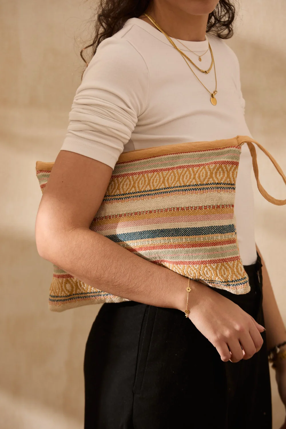 Bolso de mano de algodón jacquard mostaza Vedra - Image 3