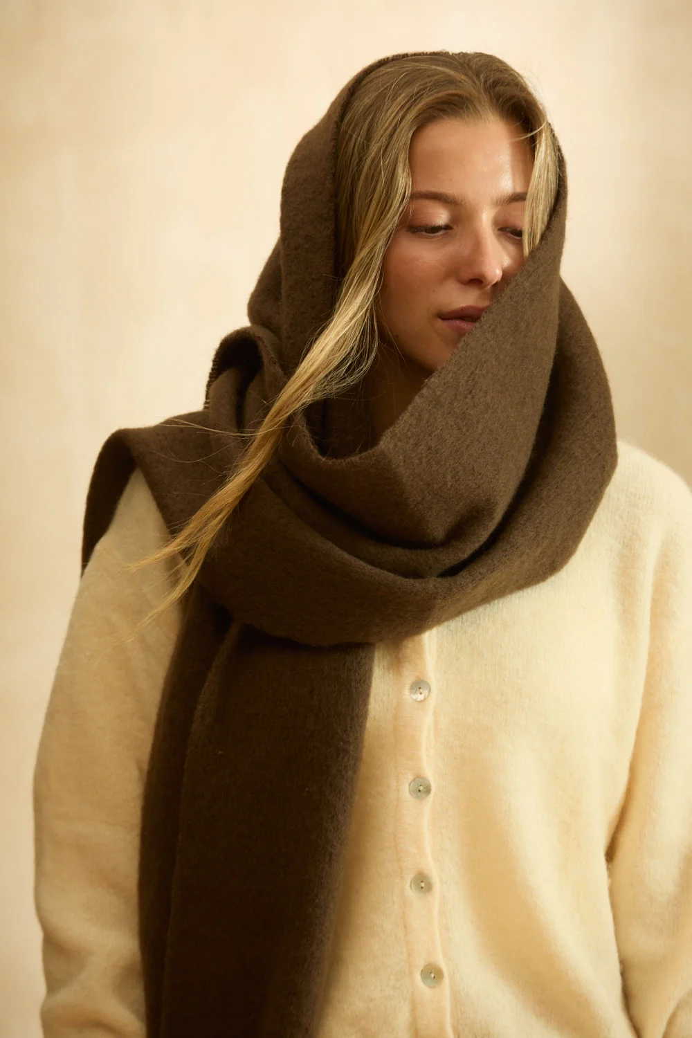Bufanda marrón Gaus - Image 3