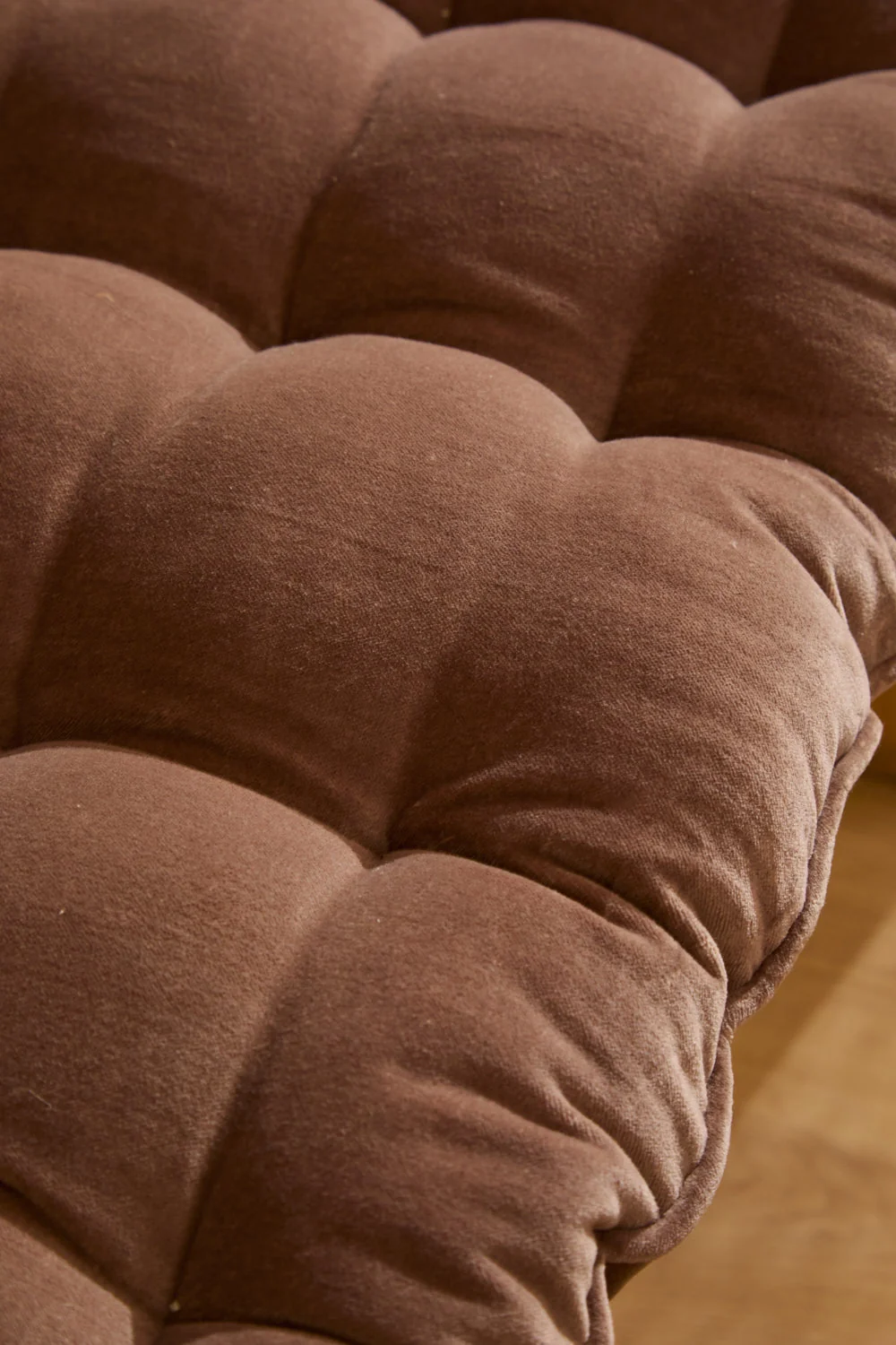 Cojín de banco de terciopelo marrón Velour - Image 2