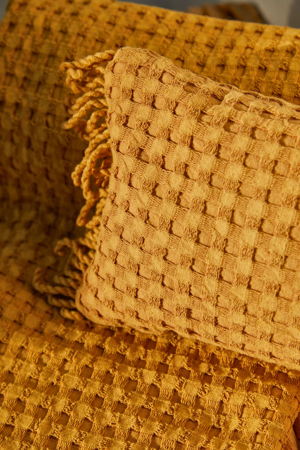 Cojín de playa mostaza Ola - Image 2