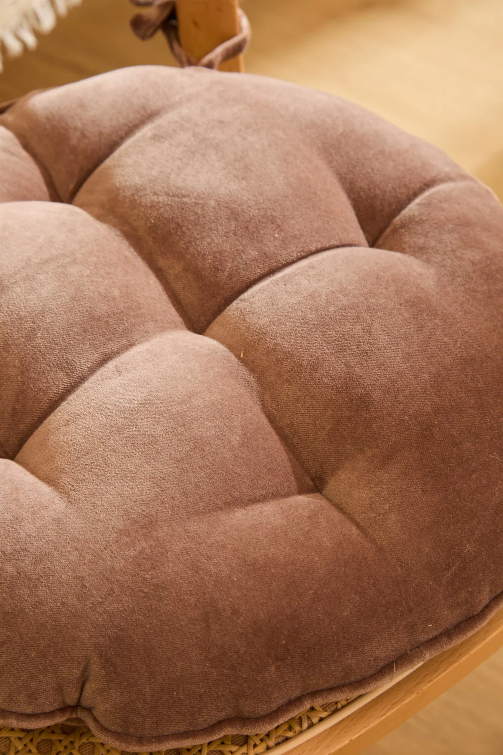 Cojín de silla redondo de terciopelo marrón Velour - Image 2