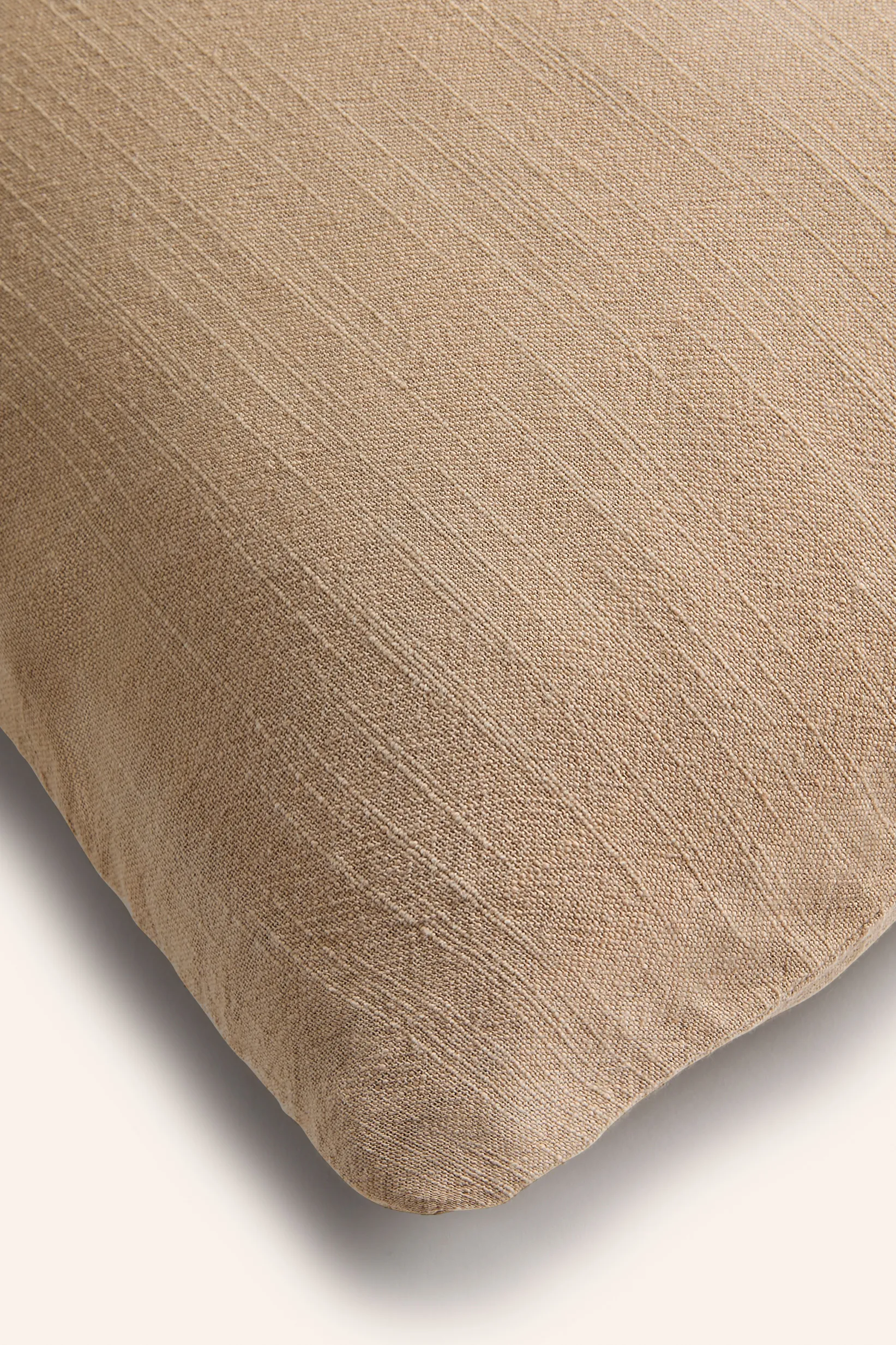 Funda de cojín beige Gavema - Image 11