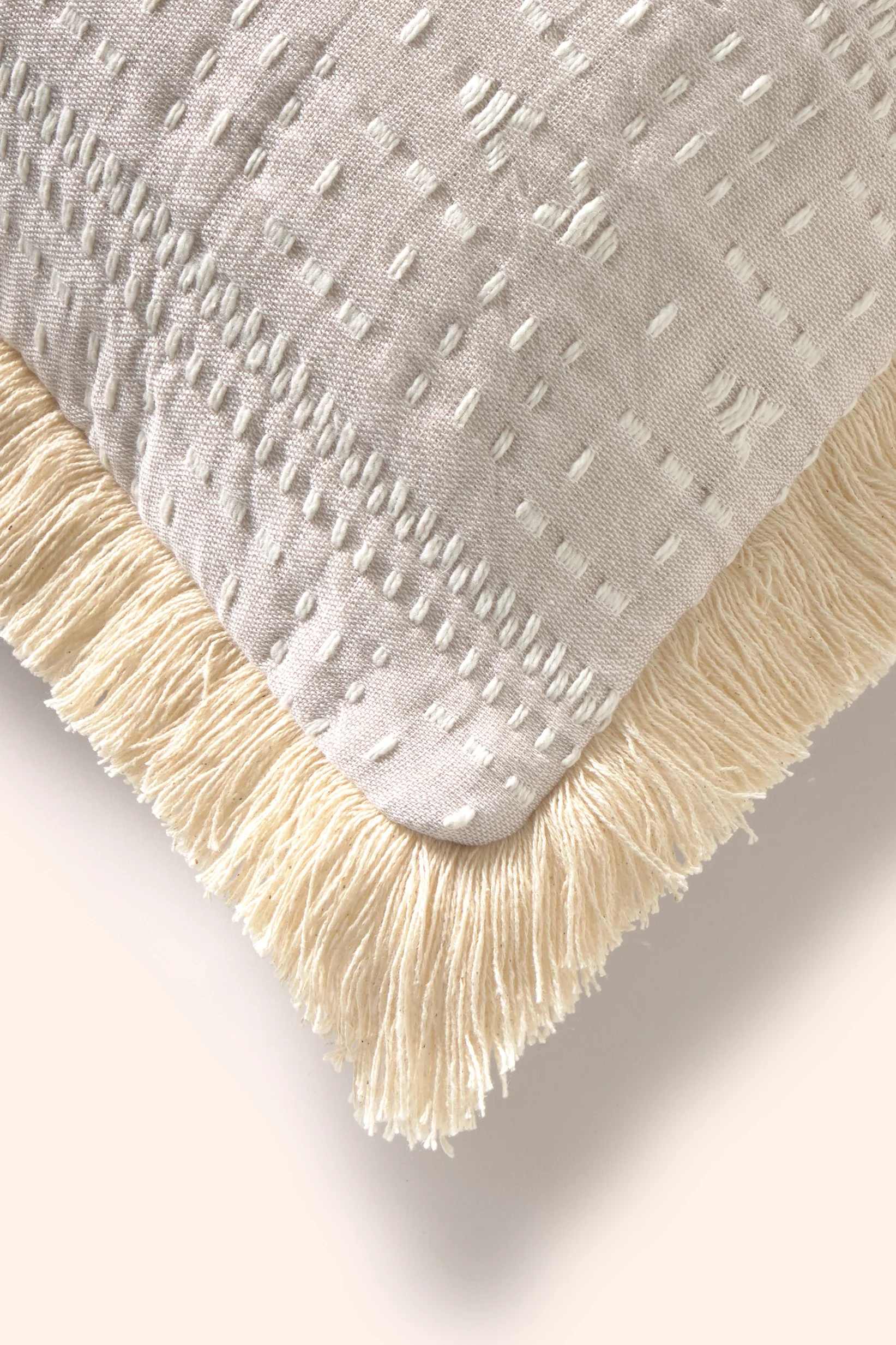 Funda de cojín cuadrada de algodón jacquard beige Dakota - Image 6