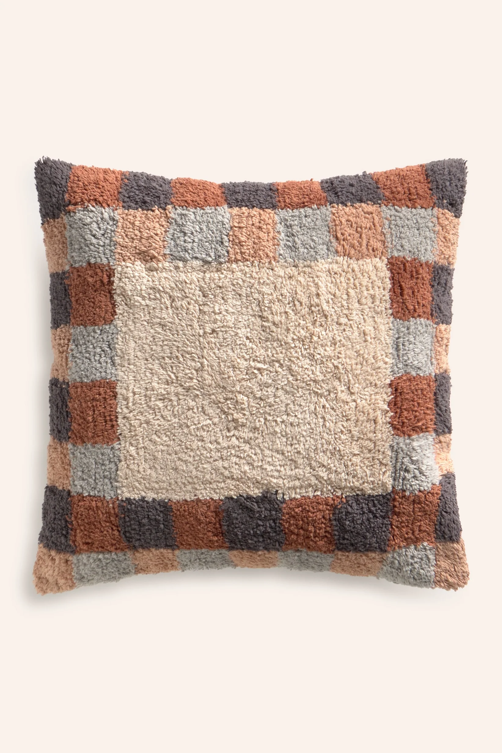 Funda de cojín cuadrada de tufting en tonos tierra Churup - Image 3