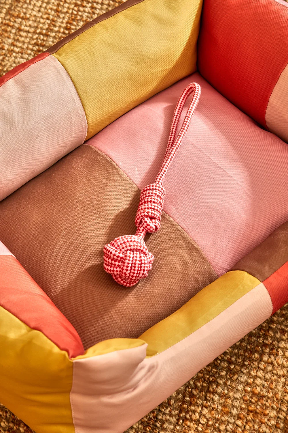 Juguete para mascotas con tirador pelota rosa Buby - Image 3