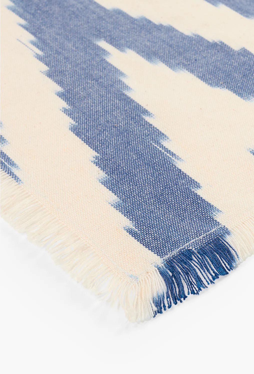 Mantel individual de algodón ikat azul Galdana - Image 6