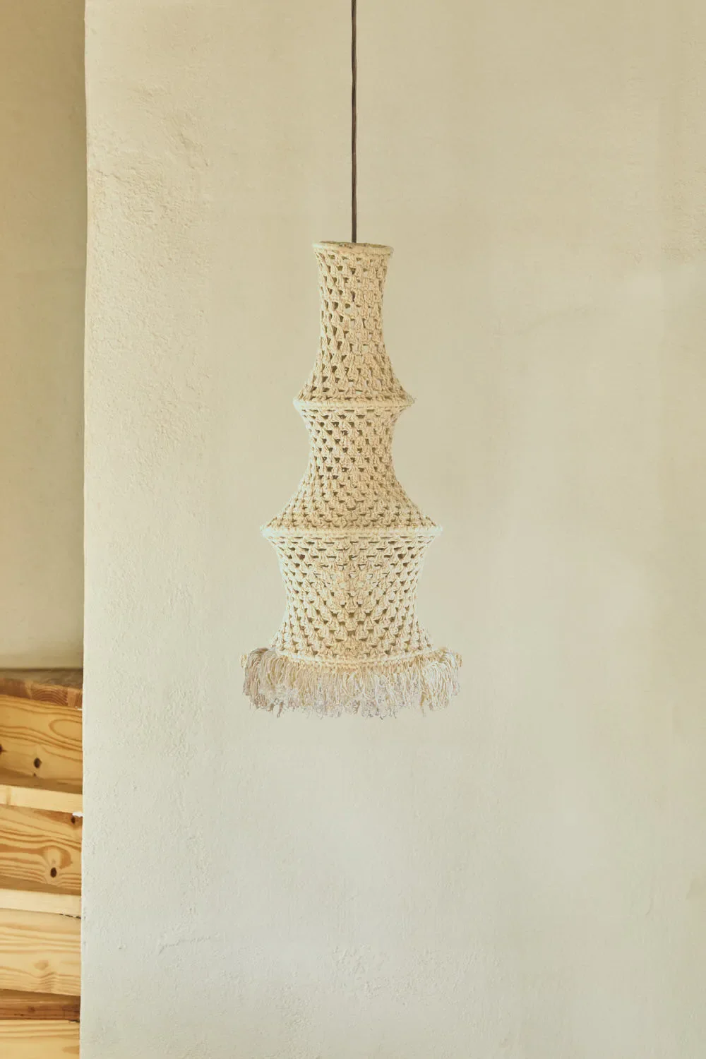 Pantalla mediana para lámpara de techo de crochet cruda Pleko