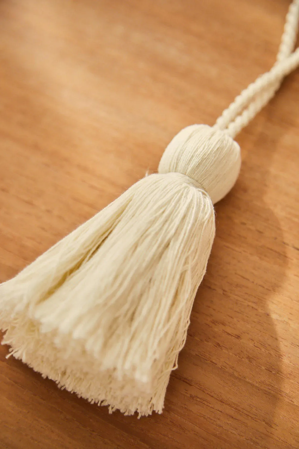 Pompón crudo Horn - Image 3