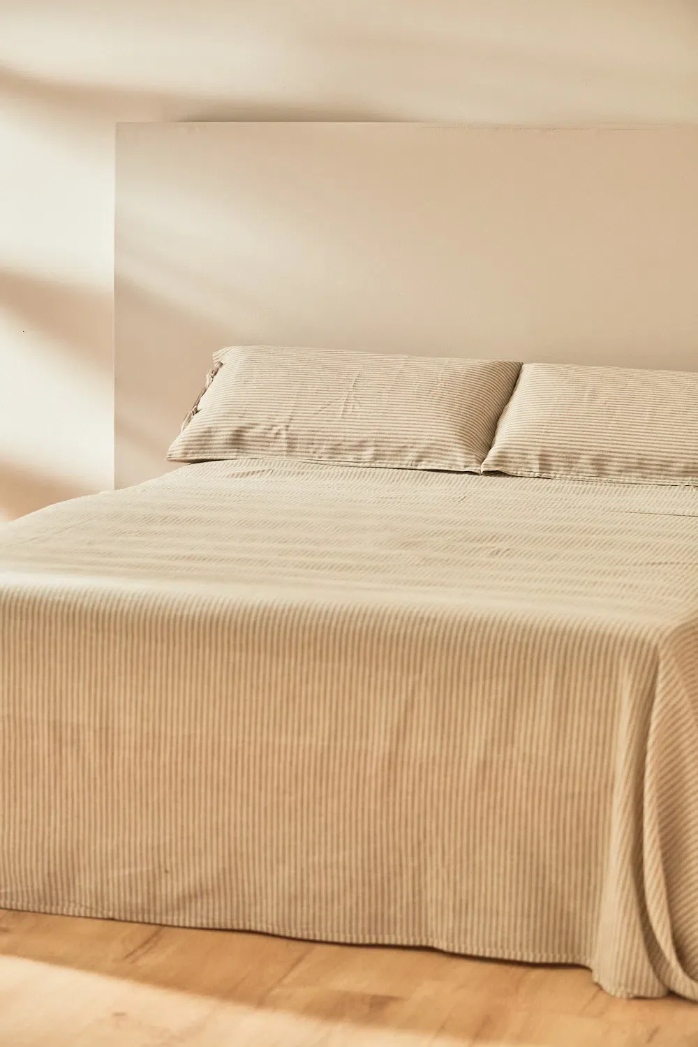 Sábana encimera a rayas de lino y bambu verde + funda de almohada Bambu