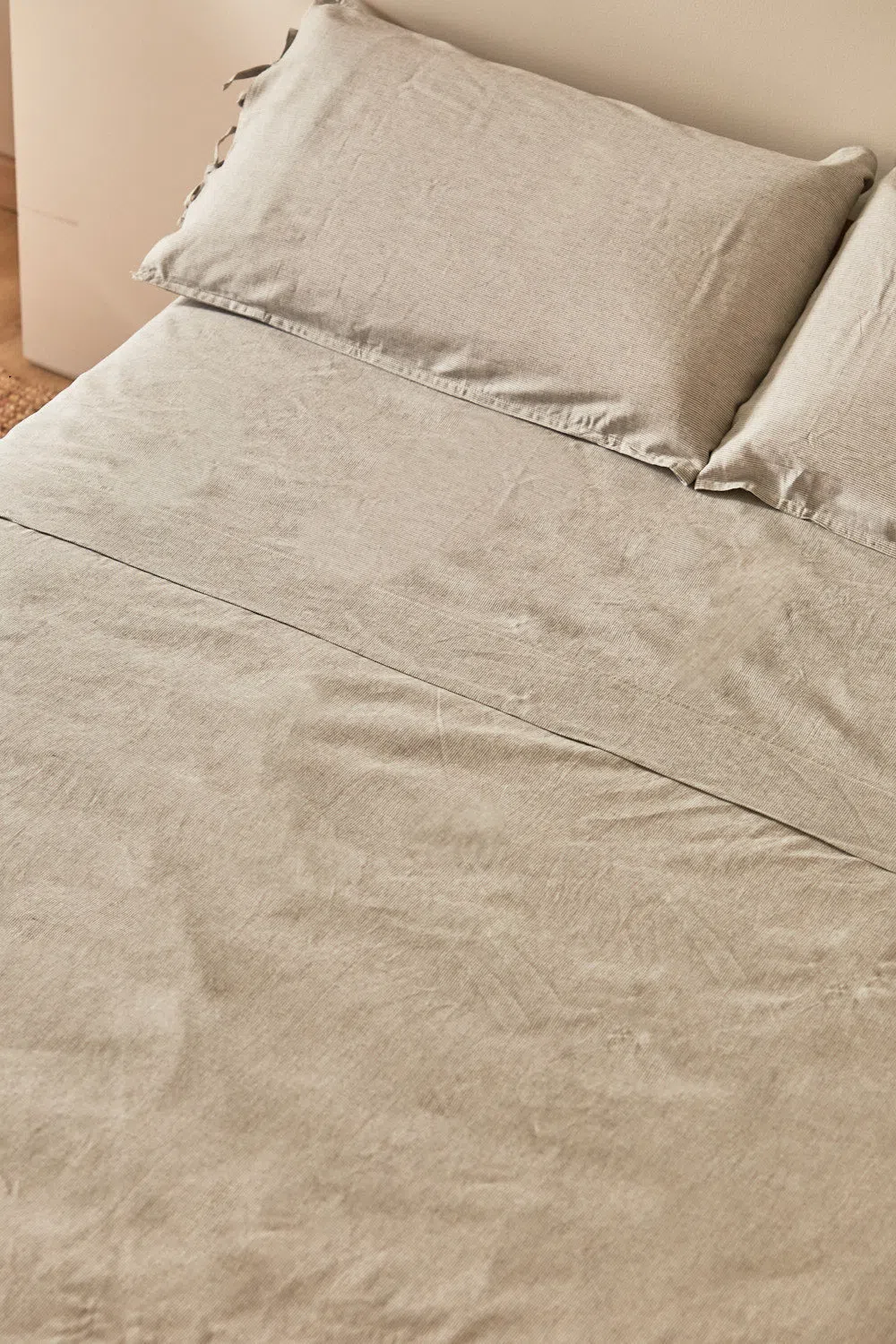 Sábana encimera de lino y bambú + funda de almohada gris Belali - Image 3