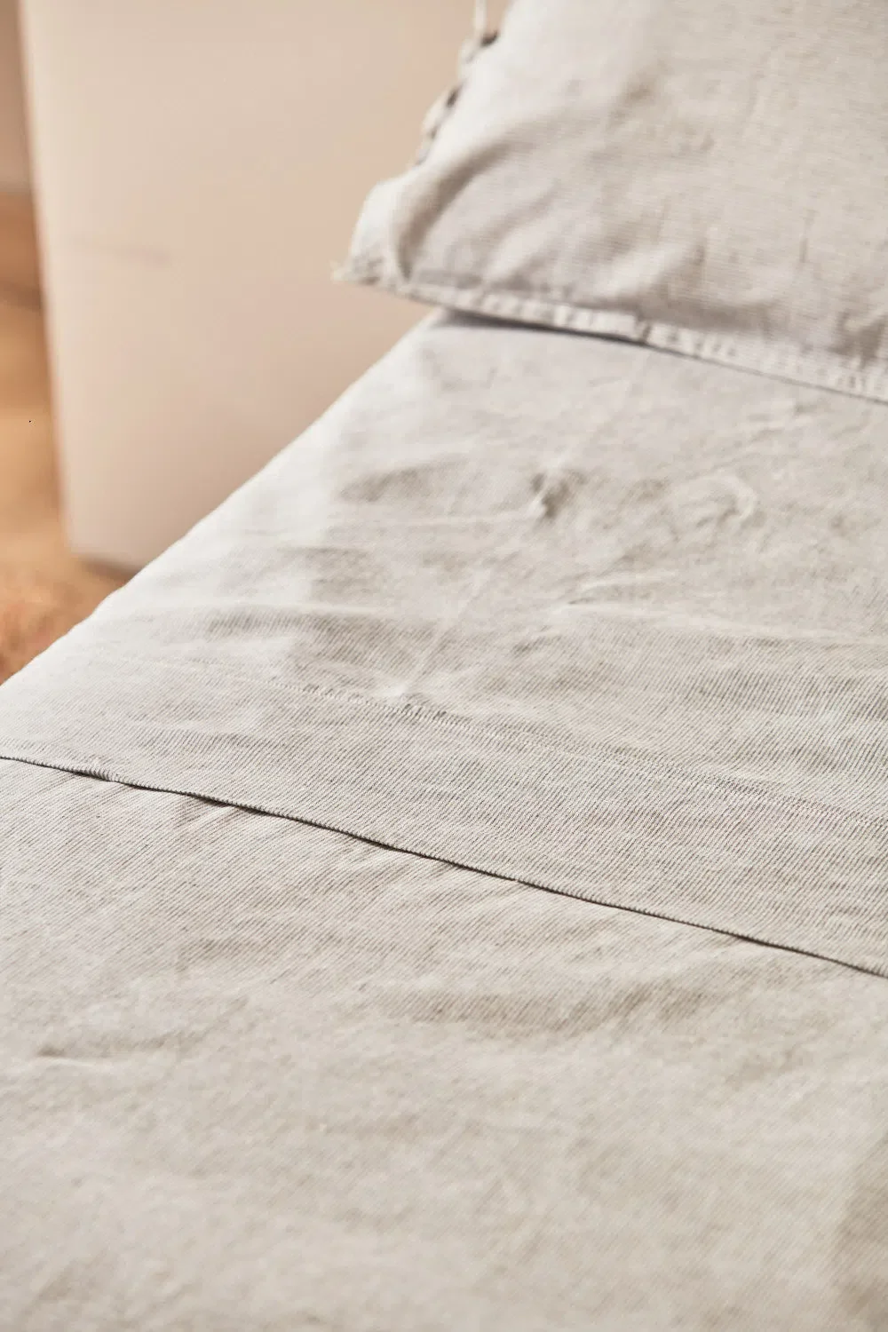 Sábana encimera de lino y bambú + funda de almohada gris Belali - Image 5