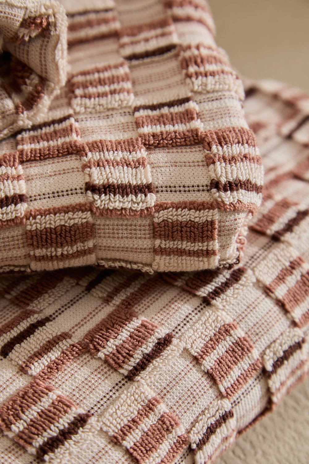 Toalla de baño de de gramaje 560 g/m² algodón de rizo jacquard Mercurio - Image 4