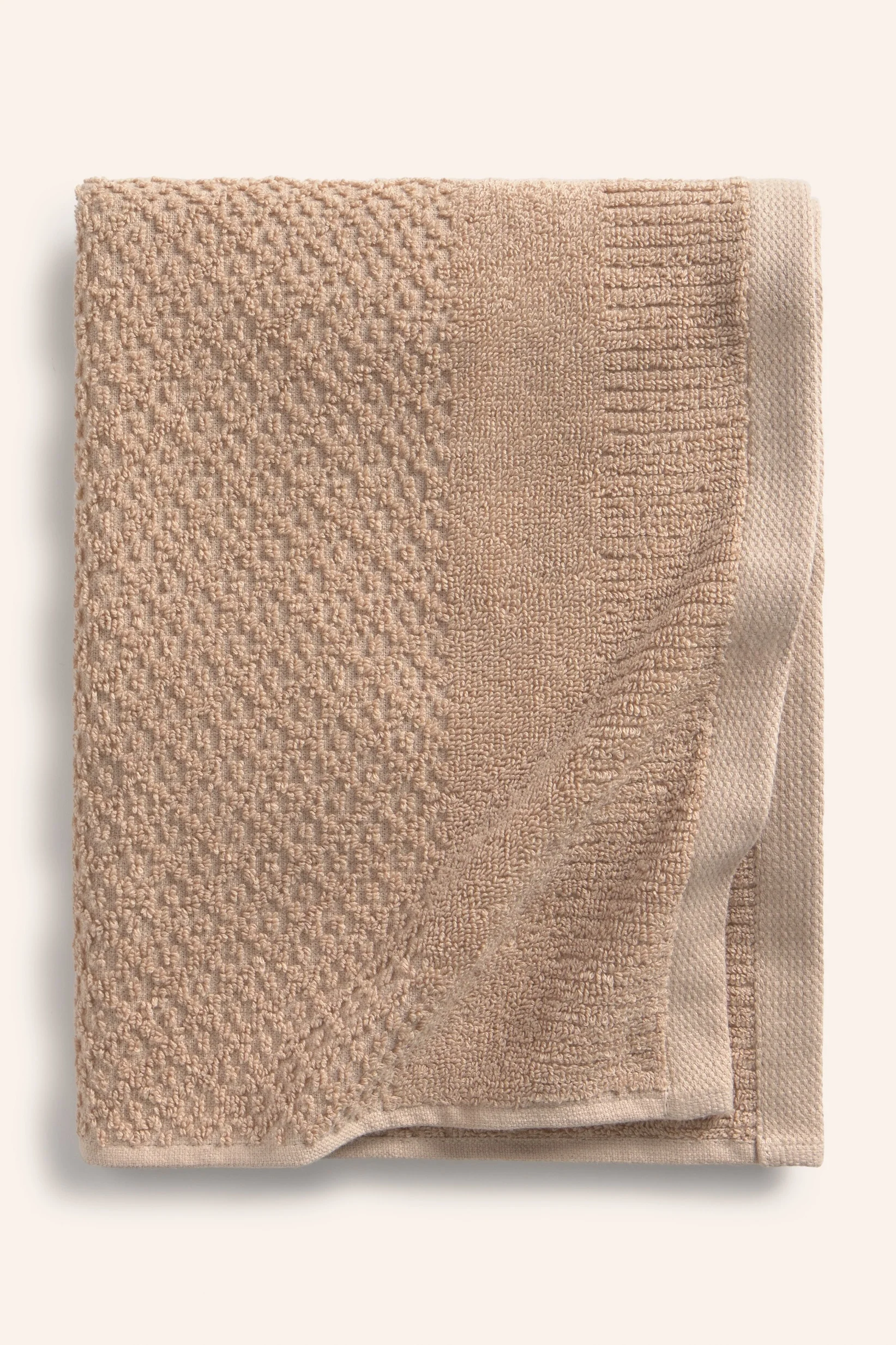Toalla de baño de algodón de gramaje 500 g/m² en tono piedra Venus - Image 3